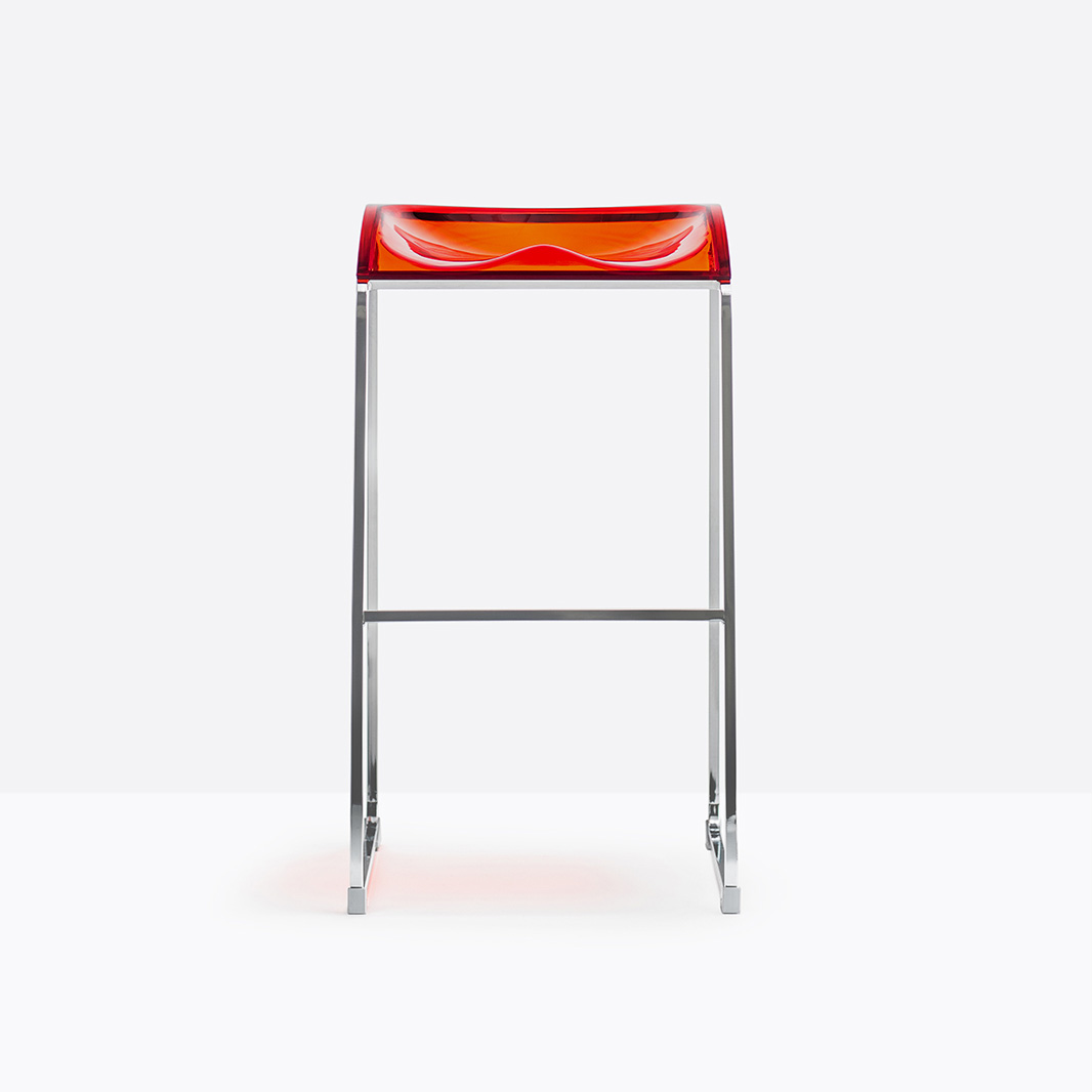 Tabouret Arod 510 vue face plastique RT rouge hauteur bar