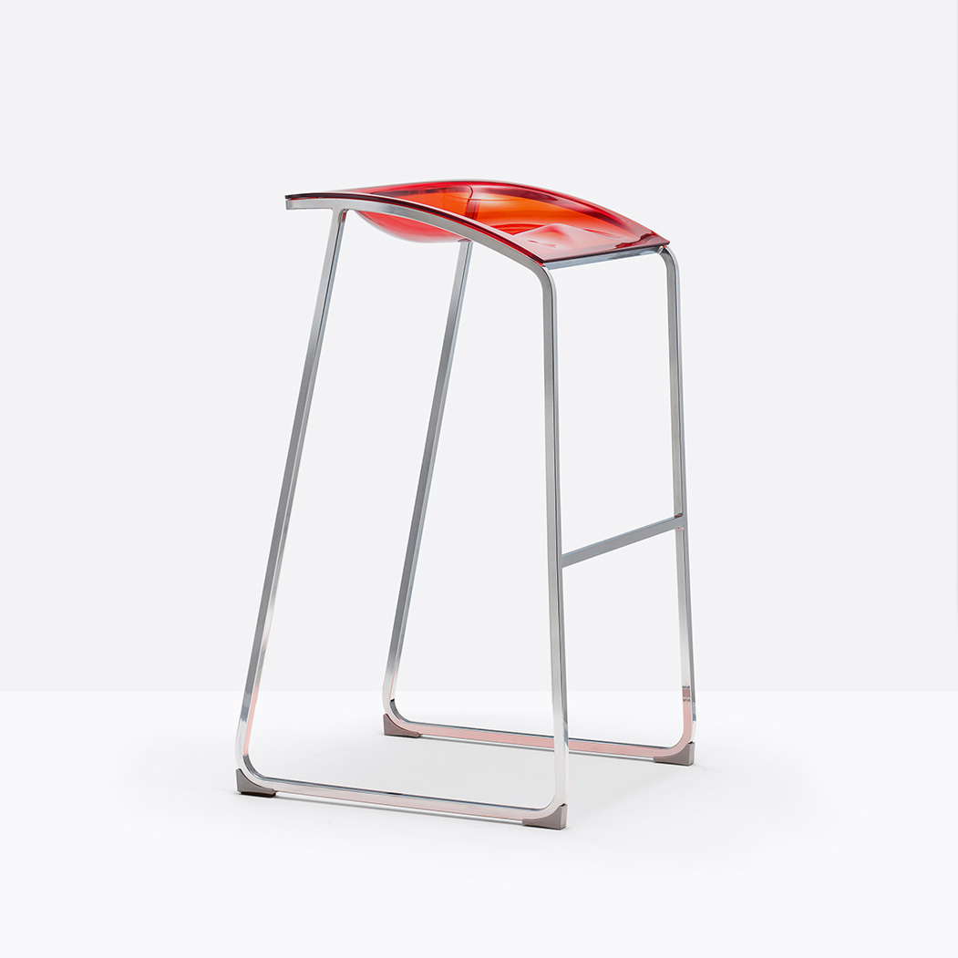 Tabouret Arod 510 vue côté plastique RT rouge hauteur bar