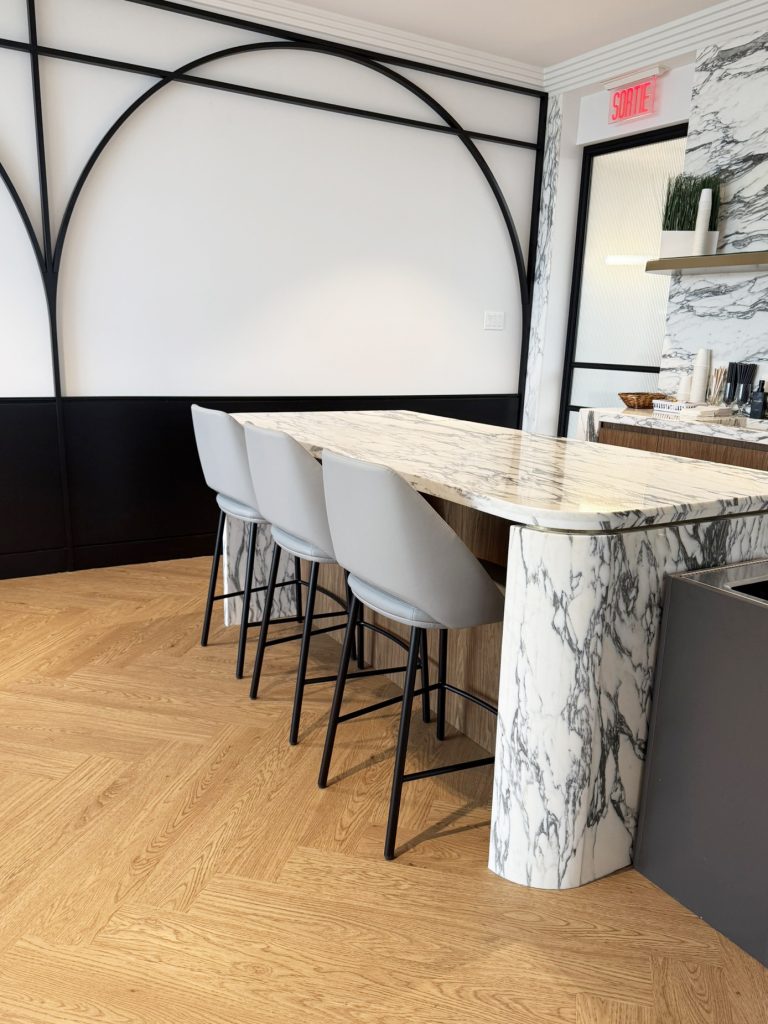 Mont-Royal Memorial Services, furnished by Espace Cabdéco. Vic stools by Pedrali. 