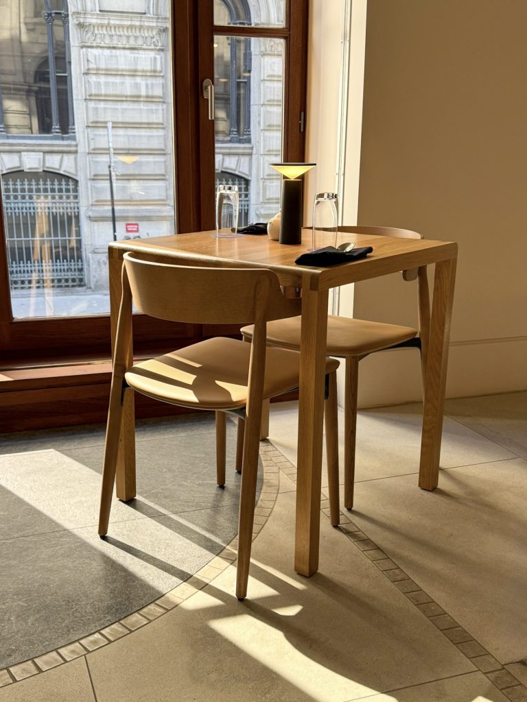 Hôtel Gault furnished by Espace Cabdéco. Nemea chairs by Pedrali. 