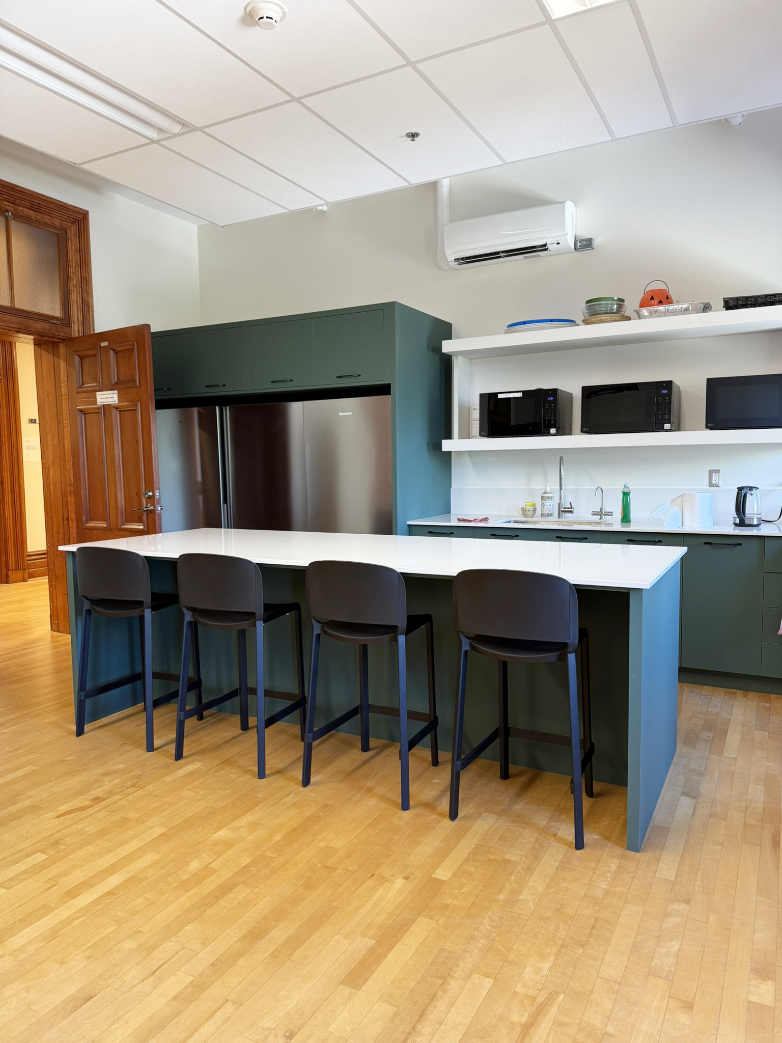 Collège Notre-Dame, teachers lounge