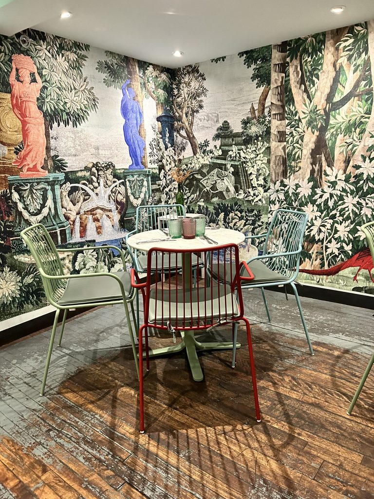 Bvrger furnished by Espace Cabdéco. Nolita chairs, Ypsilon table by Pedrali. 