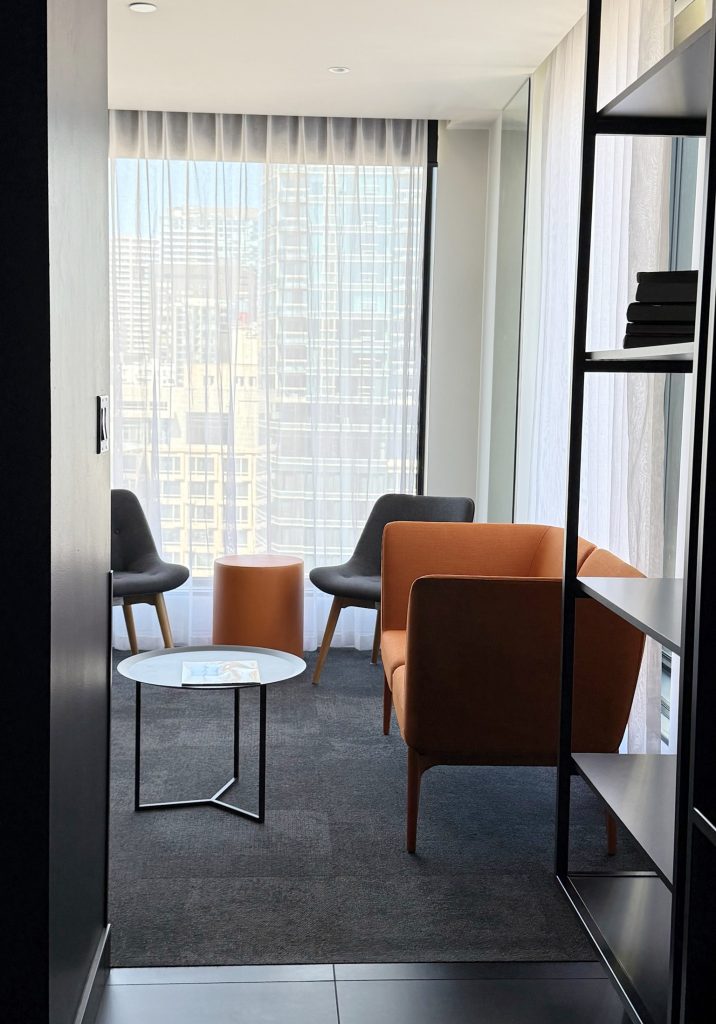 Hôtel Monville furnished by Espace Cabdéco. Social sofa, Wow ottoman by Pedrali. 